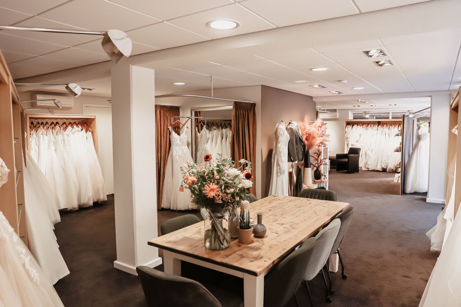 Bruidsmode Lisa Oost-Nederland foto 1